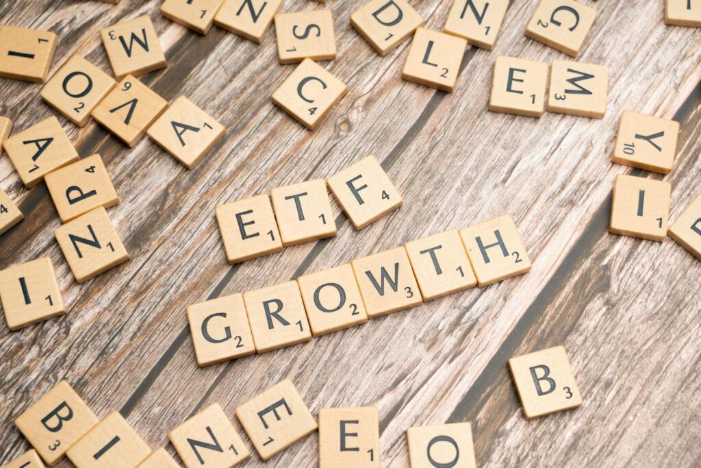 Bitcoin Trapped: ETF Outflows Meet a Fractured Fed